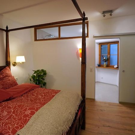 Altstadt Apartment Am Schergentor Hall in Tirol Kültér fotó