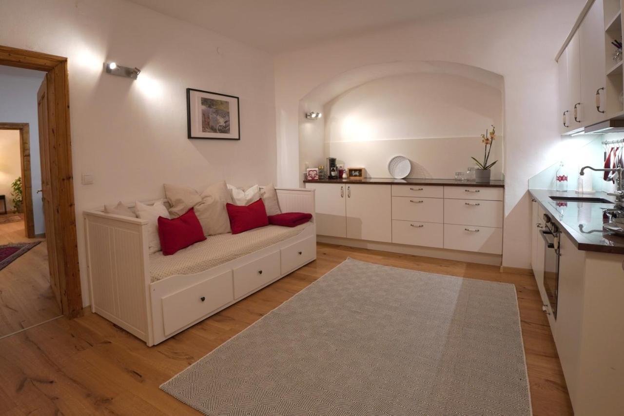 Altstadt Apartment Am Schergentor Hall in Tirol Kültér fotó