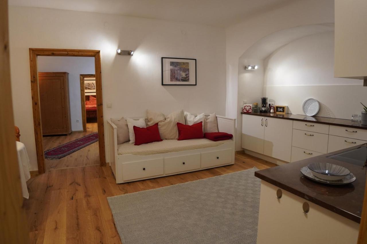 Altstadt Apartment Am Schergentor Hall in Tirol Kültér fotó