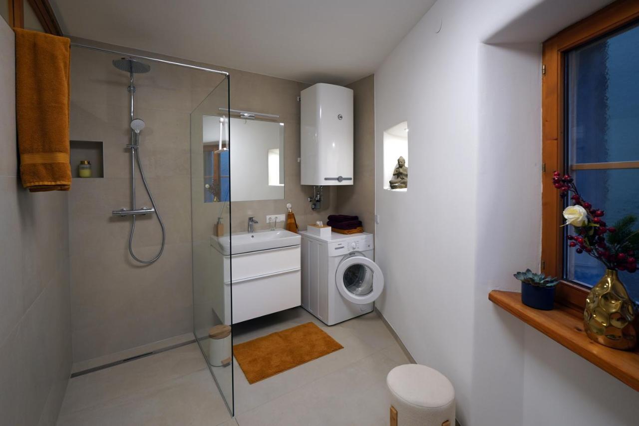 Altstadt Apartment Am Schergentor Hall in Tirol Kültér fotó