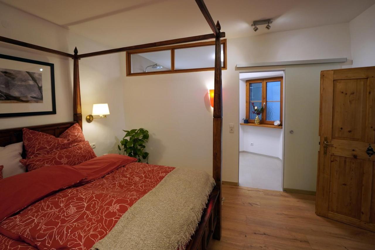 Altstadt Apartment Am Schergentor Hall in Tirol Kültér fotó
